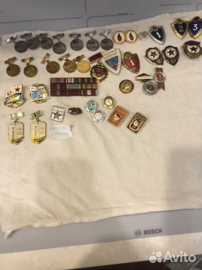 Воинские и гражданские нагрудные знаки