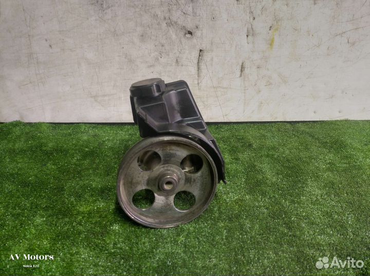 Насос гура Peugeot 206