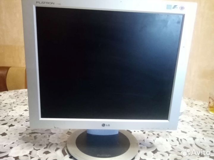 Монитор LG flatron L1730B
