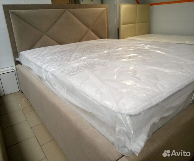 Кровать 180х200 Новая