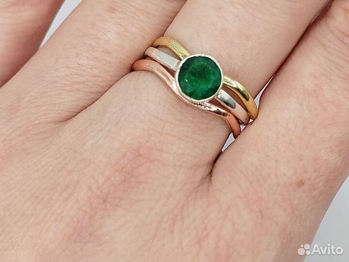 Кольцо с изумрудом