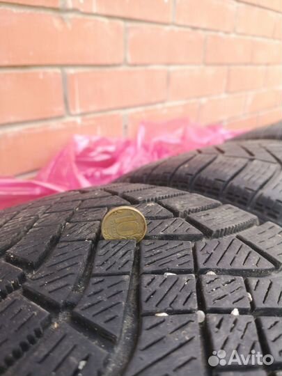 Pirelli Ice Zero 205/50 R17