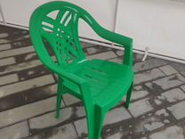 Пластиковый стол и кресла (зеленые)