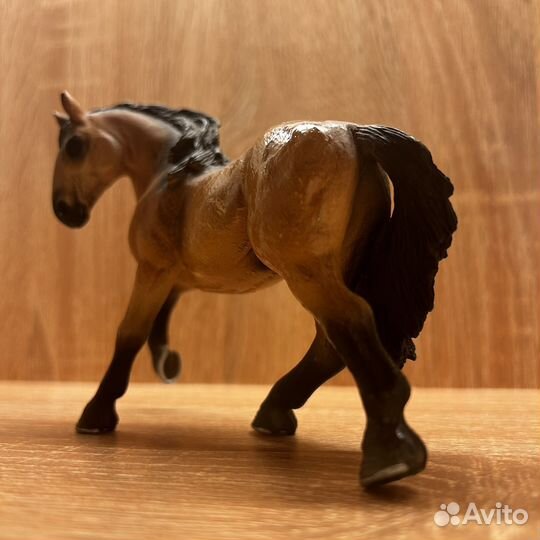 Статуэтка лошадь