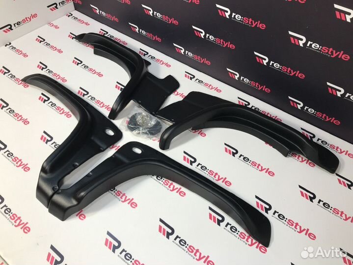 Фендера Suzuki Jimny K2292