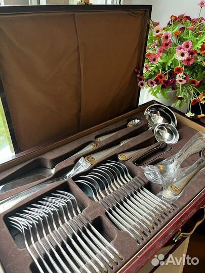 Набор столовых приборов на 12 персон