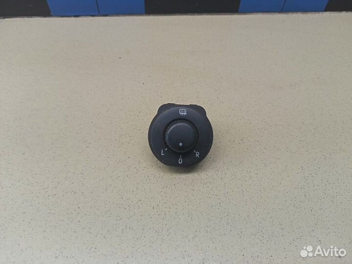 Переключатель регулировки зеркала Polo (Sed RUS) 2