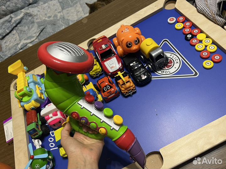 Детские игрушки пакетом и саксофон