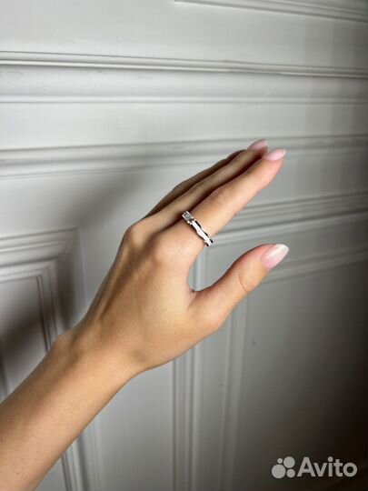 Кольцо Chanel Ultra Small Version White Ceramic J3