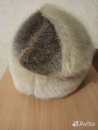 Женская меховая шапка