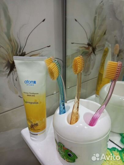 Зубная щётка и зубная паста Атоми