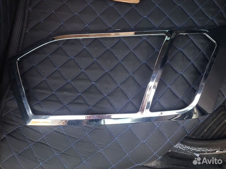 Накладки на фары tayota succed