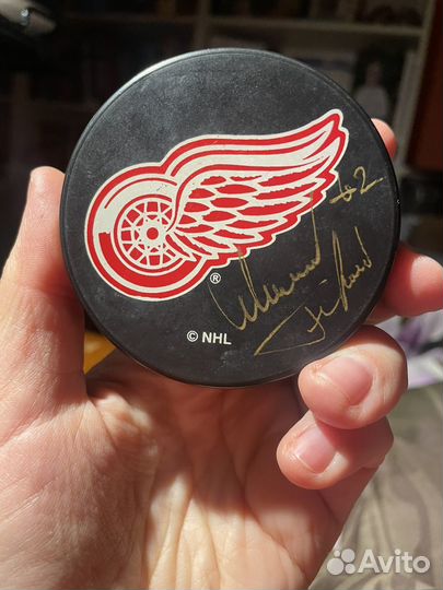 Шайба с автографом Фетисова NHL 1997