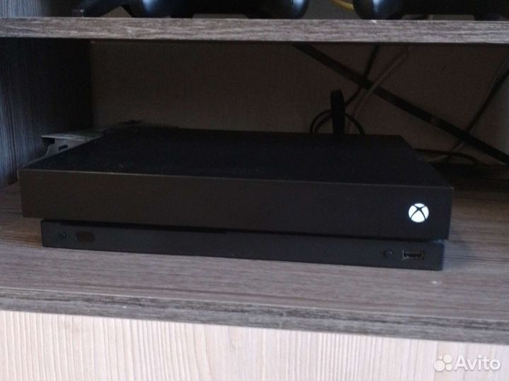 Xbox One x с 1 trb