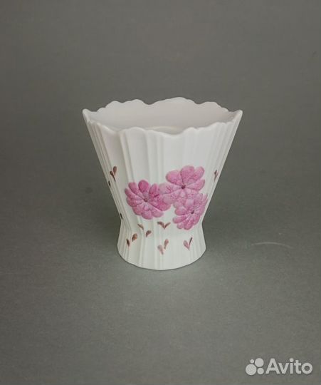 Фарфоровый подсвечник