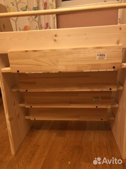 Полка для книг монтессори