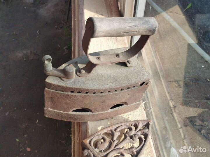 Утюг чугунный старинный