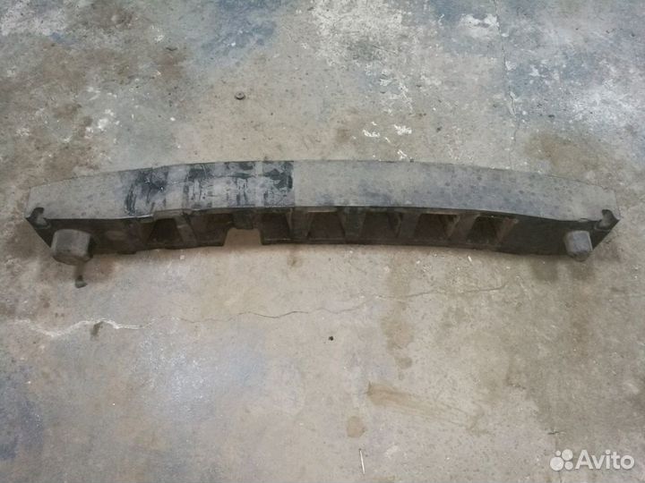 Усилитель бампера Фольксваген поло седан