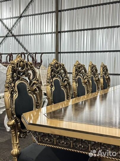 Стол и стулья