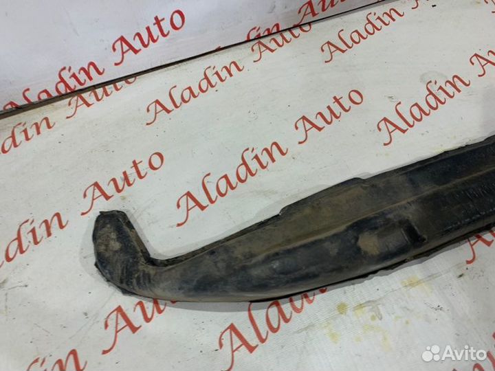 Уплотнитель крыла передний правый Ford Focus 2