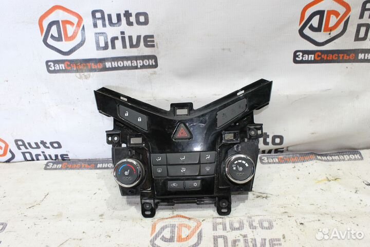 Chevrolet Cruze J300 блок управления печкой