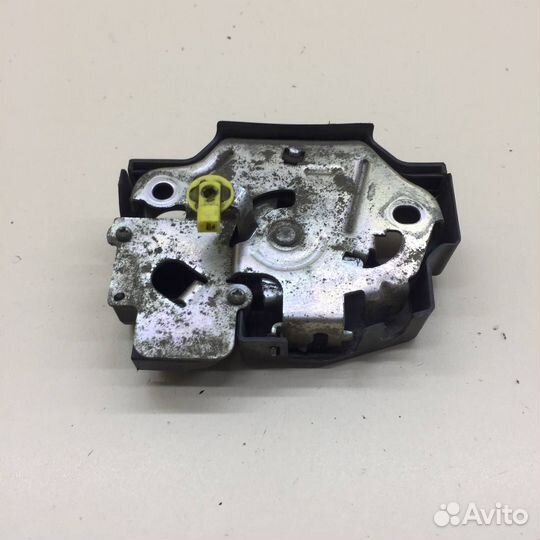 Замок багажника Toyota Corolla E150 2006-2013