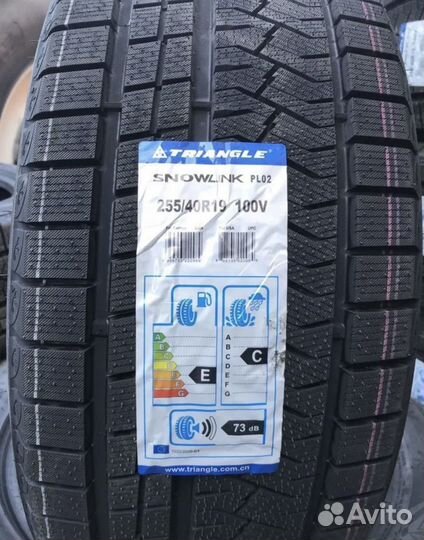 Triangle Trin PL02 255/40 R19 100V