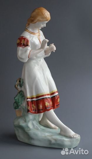 Статуэтка Гадание на ромашке СССР