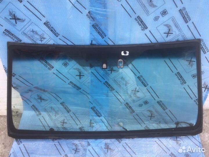 Стекло лобовое (ветровое) Toyota Land Cruiser