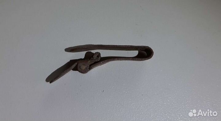 Старинный зажим