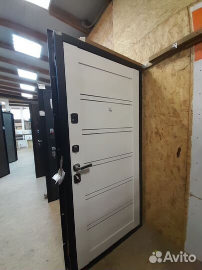 Входные металлические двери новые