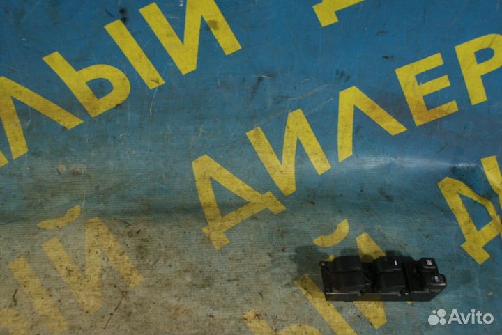 Блок управления стеклоподъемниками Mitsubishi Lanc