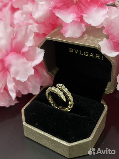 Золотое кольцо Bvlgari