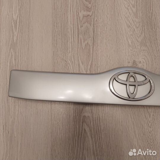 Накладка на дверь багажника Toyota Succeed NCP51