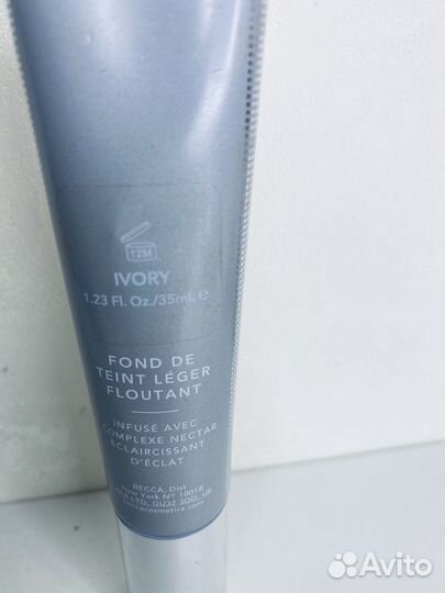 Тональная основа Becca