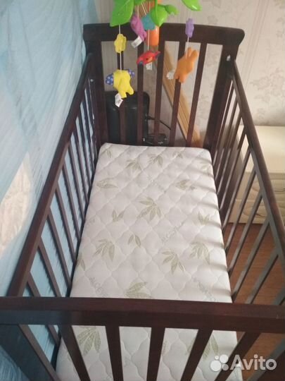 Продам детскую кроватку