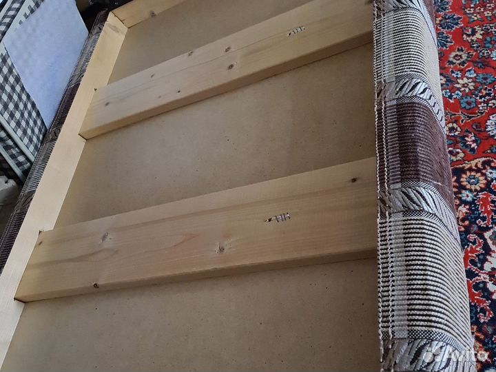 Диван с бельевым ящиком