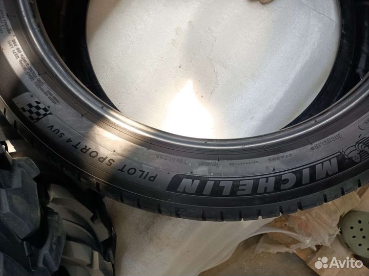 Michelin Pilot Sport 4 SUV 285/40 R21