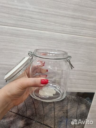 Банка стеклянная с крышкой,с защелкой,1л