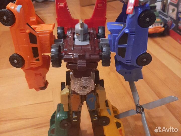 Tobot giga 7, вроде как mini (но это не точно)