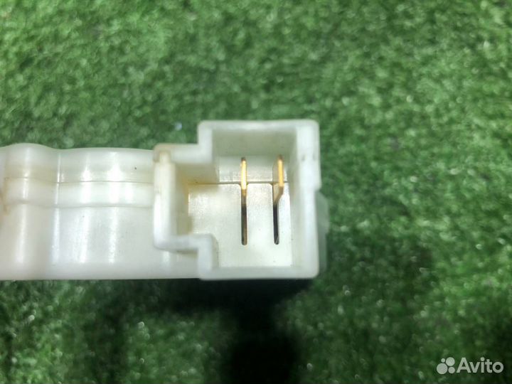 Замок лючка бензобака Nissan Fuga Y50 PY50 PNY50