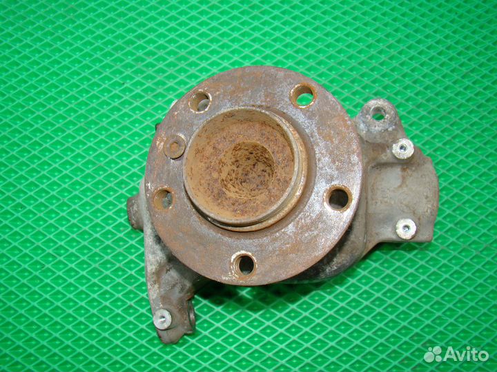 Поворотный кулак передний правый BMW 7 E65 бмв 7