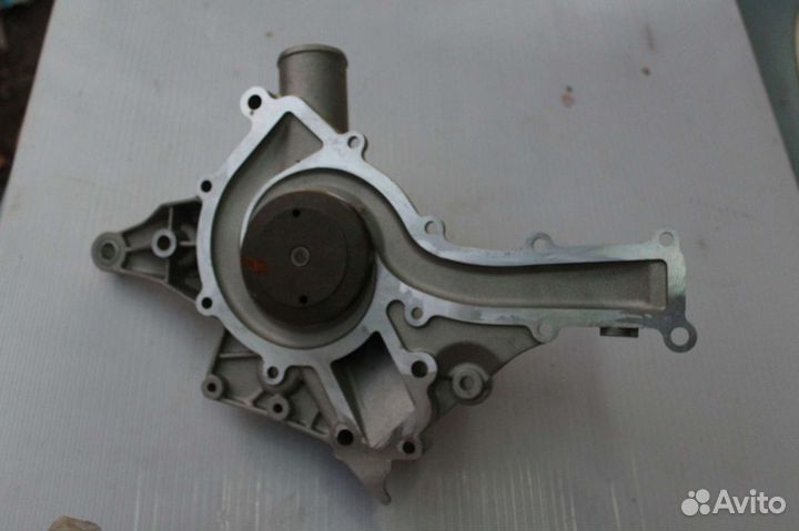 Водяной насос Mercedes-Benz помпа