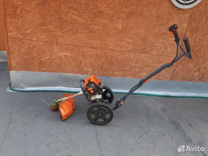 Газонокосилка бензиновая