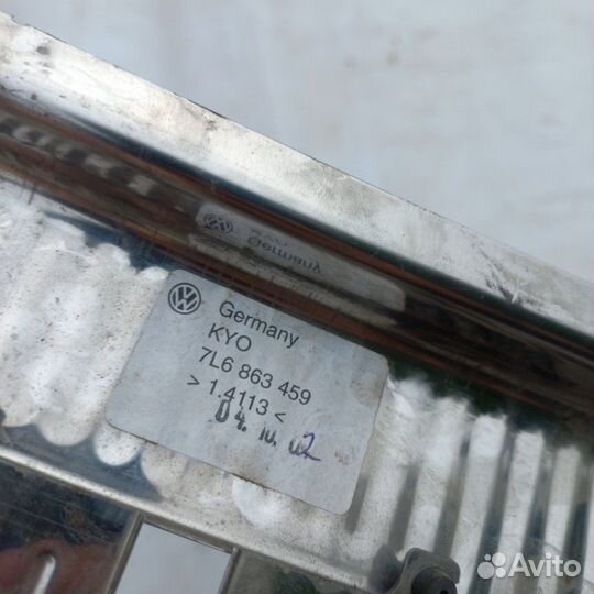 Накладка замка багажника Volkswagen Touareg 1