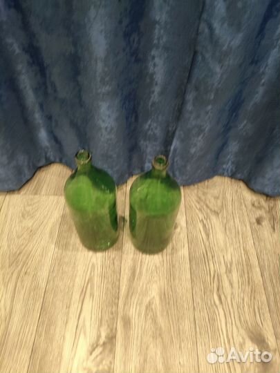 Стеклянные бутыли, 2,5 литра