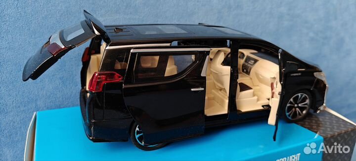 Модель автомобиля 1:24