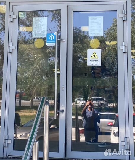 Дверь из алюминиевого профиля б/у