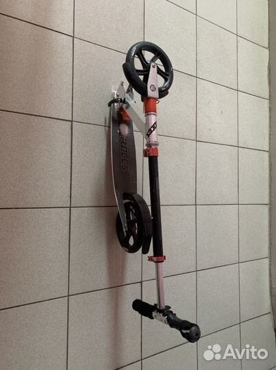 Самокат Roces 200