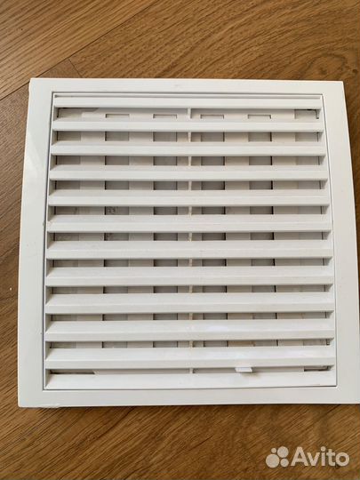 Решетка для вентиляции со шторкой